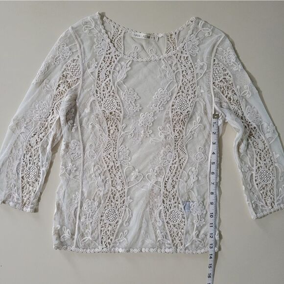 Vanilla Star Ivory Lace 3/4 Sleeve Top - Picture 5 of 11
